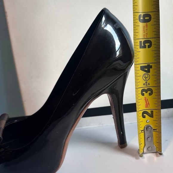 Louis Vuitton Patent leather heels 35 1/2 - Picture 4 of 9